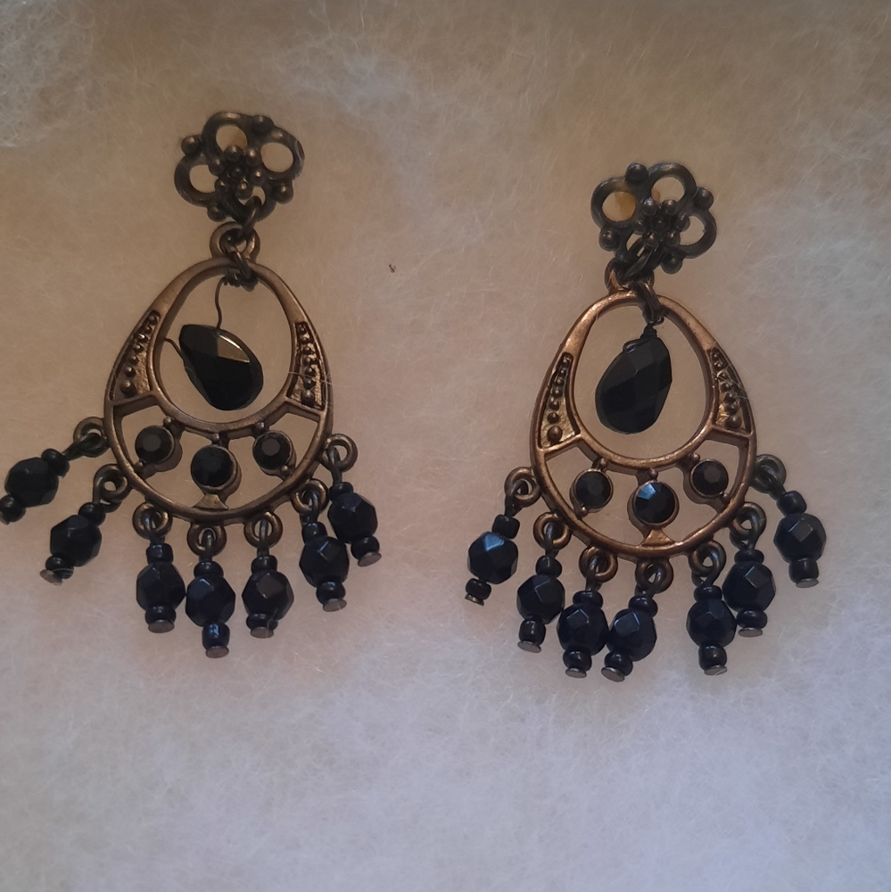 Dangly Earrings Black